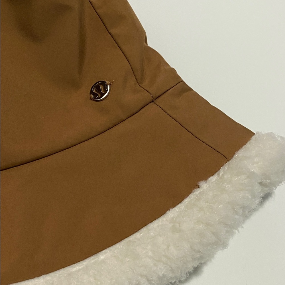 Lululemon Boucle Fleece Reversible Bucket Hat - NWT - Picture 4 of 9